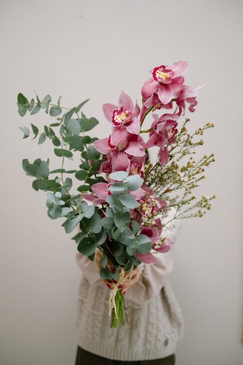 PUOKSTE SU ORCHIDEJA IR EUCOLIPTU 2