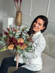 Floristės darbas InFlowers gėlių studijoje Vilniuje